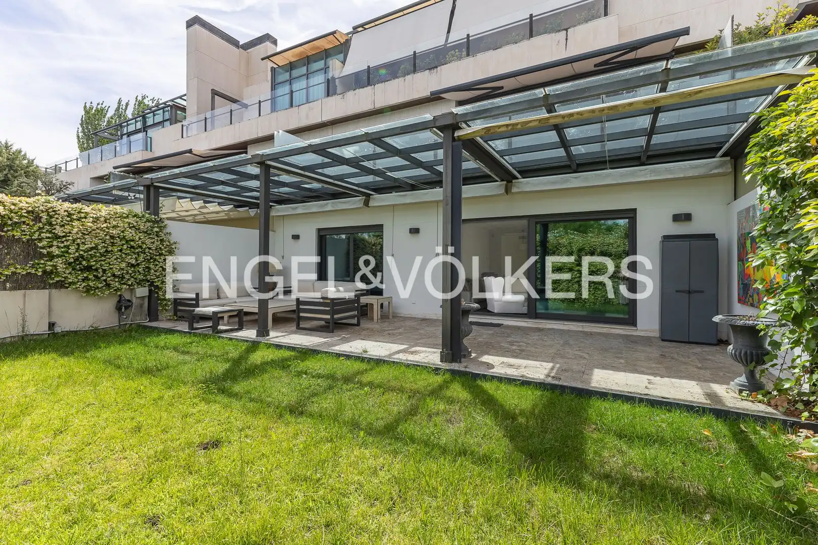 Terrassa de Apartament de lloguer en Madrid amb Aire condicionat, Calefacció i Jardí privat