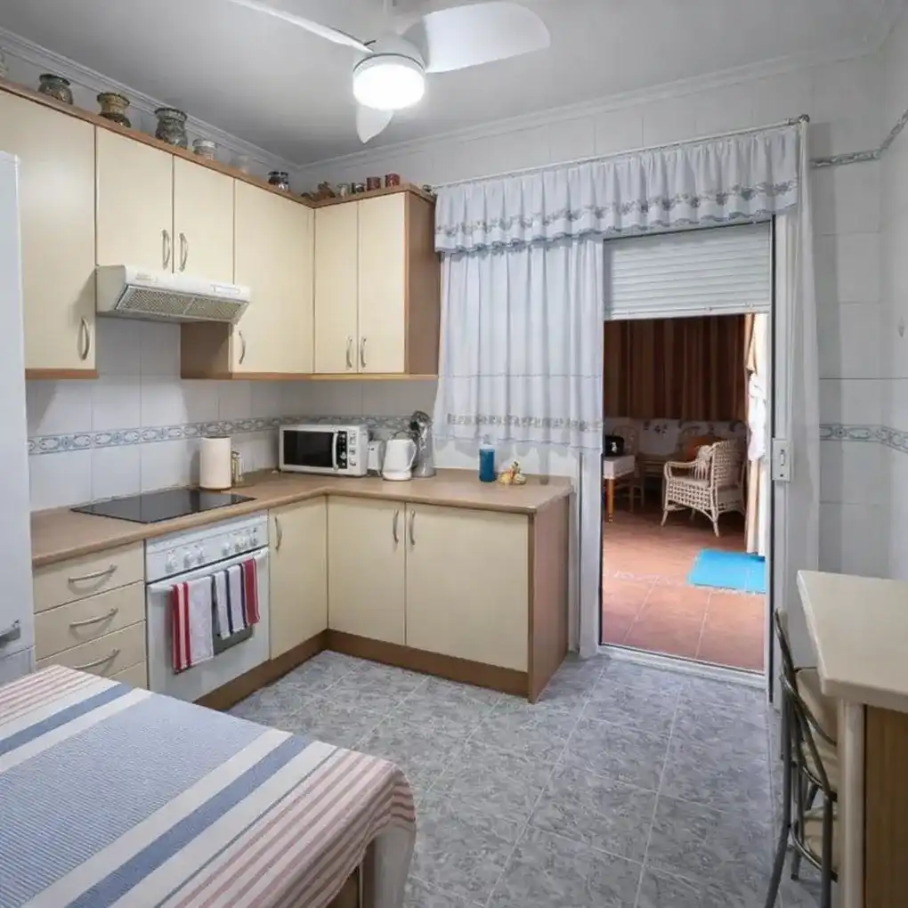 Cocina de Casa adosada en venta en Montearagón con Aire acondicionado, Calefacción y Terraza