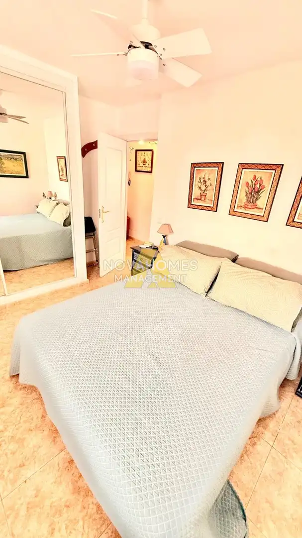 Schlafzimmer von Wohnungen zum Verkauf in La Manga del Mar Menor mit Klimaanlage, Heizung und Terrasse