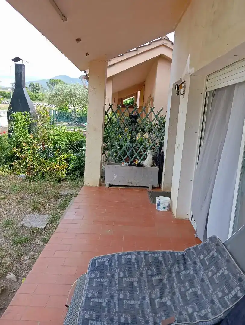 Jardí de Casa adosada en venda en Besalú amb Traster