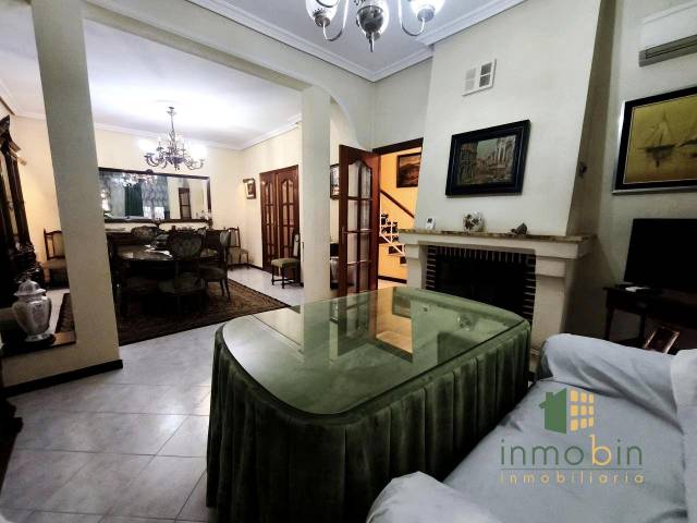 Casa-chalet en Venta en Don Benito