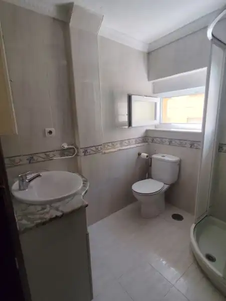 Baño de Piso en venta en Pravia con Calefacción y Amueblado