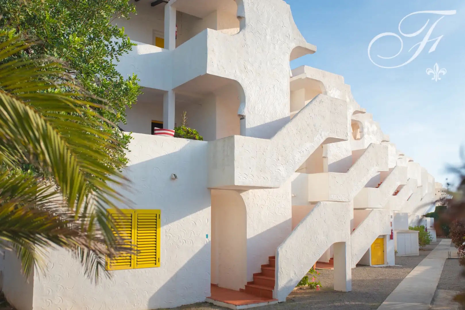 Vista exterior de Apartamento en venta en Santa Eulària des Riu con Aire acondicionado, Terraza y Piscina comunitaria