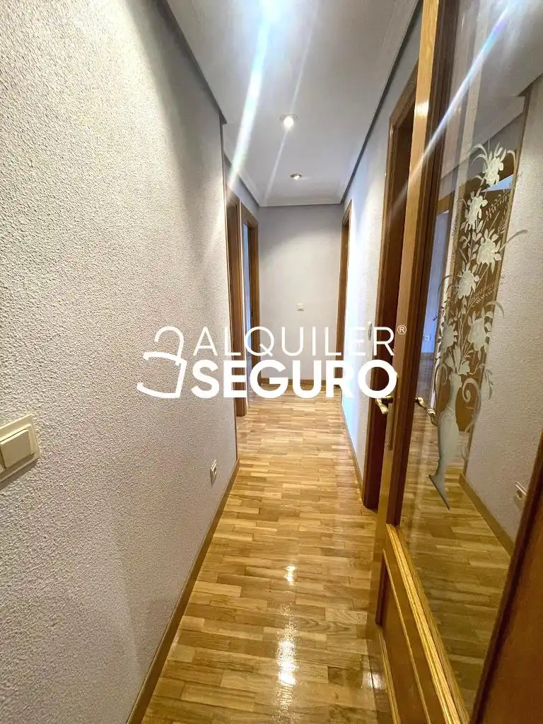Piso de alquiler en Madrid con Calefacción y Piscina