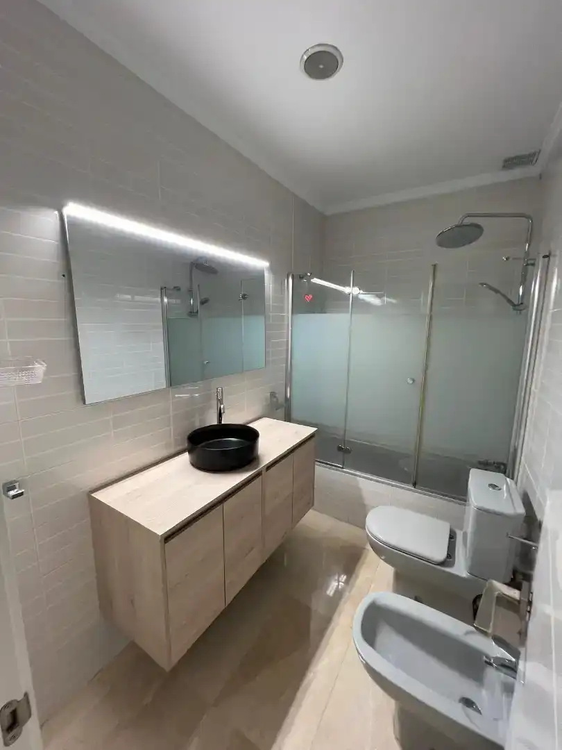 Baño de Casa adosada en venta en Sabadell con Aire acondicionado, Piscina y Balcón