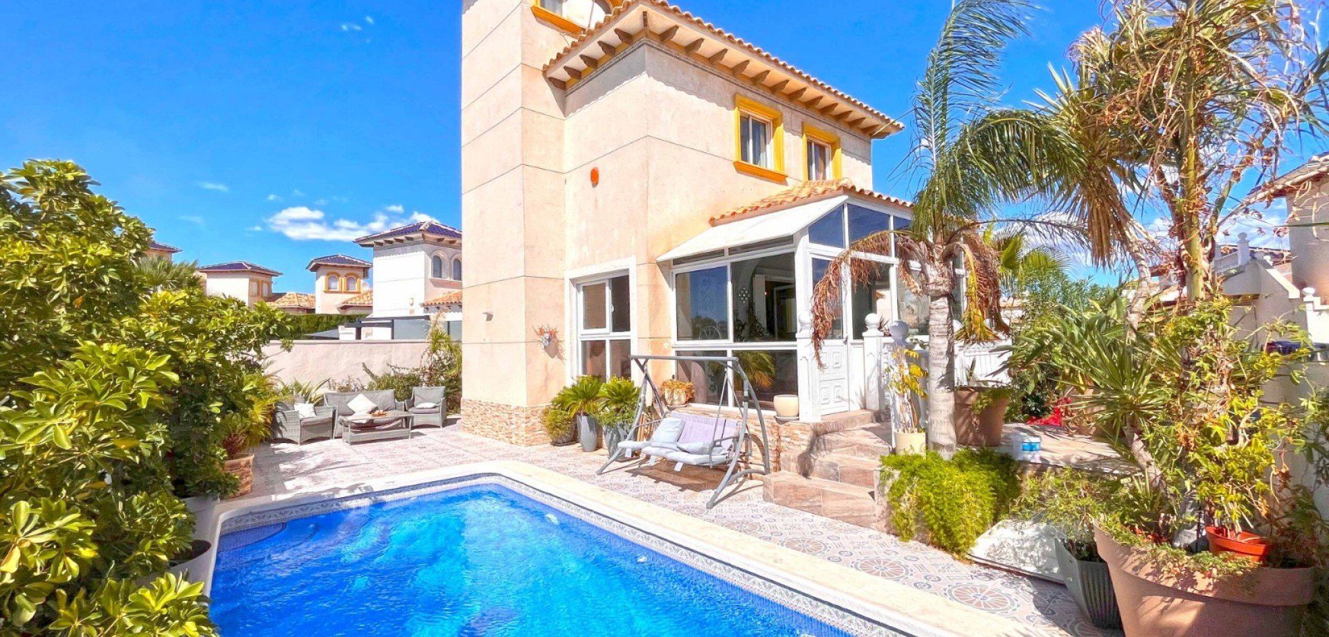 Exterior view of House or chalet for sale in Orihuela  with Private garden, Terrace and Swimming Pool