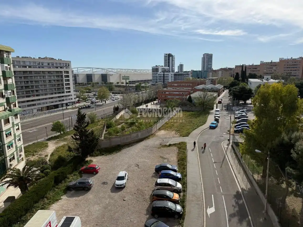 Parking de Piso en venta en Zaragoza con Calefacción, Trastero y Balcón