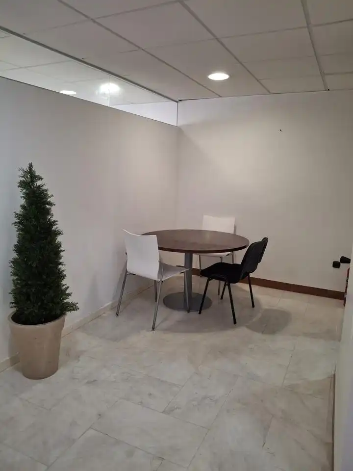 Esszimmer von Büro zur Miete in Melilla