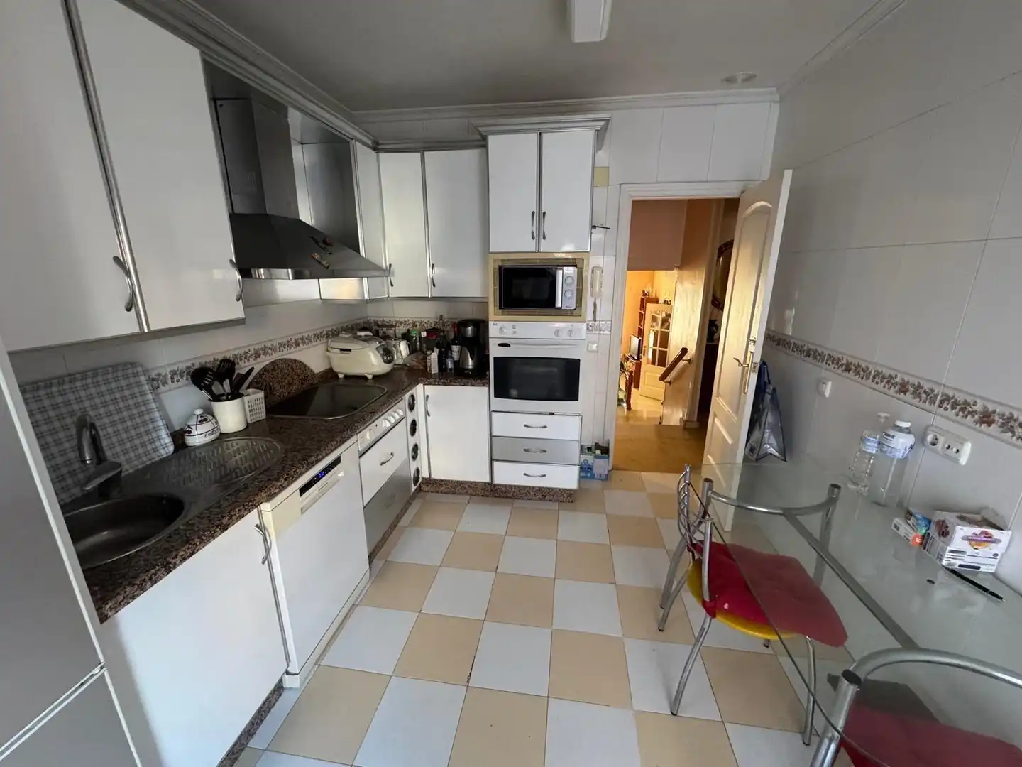 Cuina de Casa o xalet en venda en Cáceres amb Aire condicionat, Calefacció i Terrassa