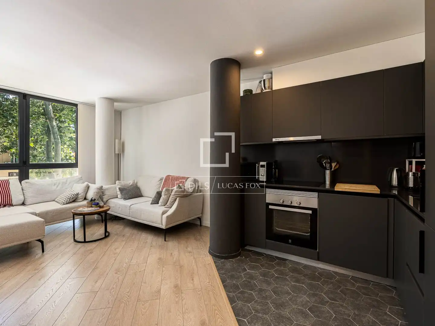 Exterior view of Flat for sale in Barcelona  with Air Conditioner, Terrace and Furnished
