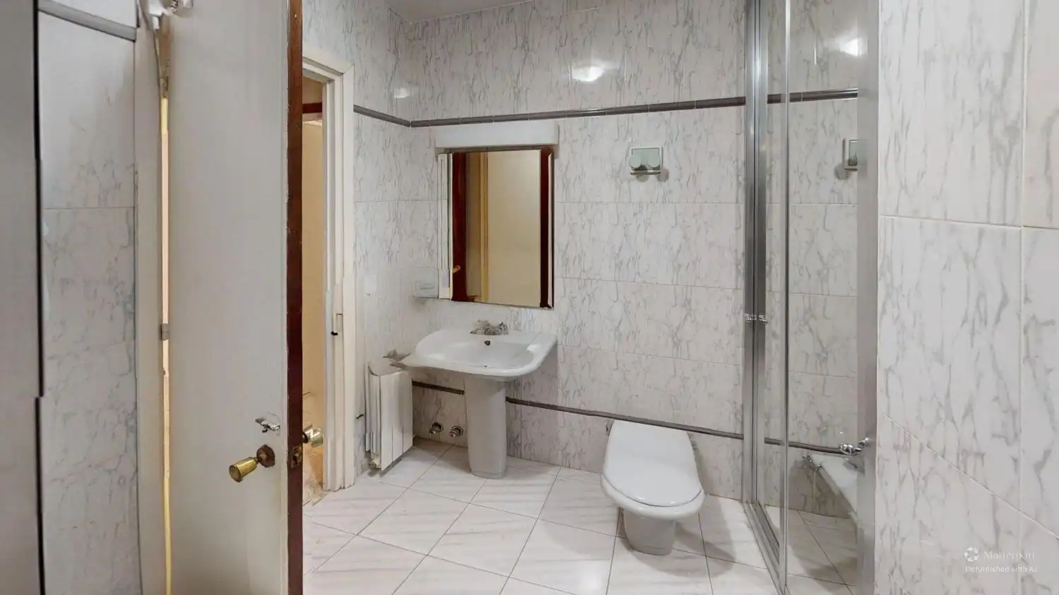 Baño de Piso en venta en Sevilla con Calefacción, Terraza y Trastero