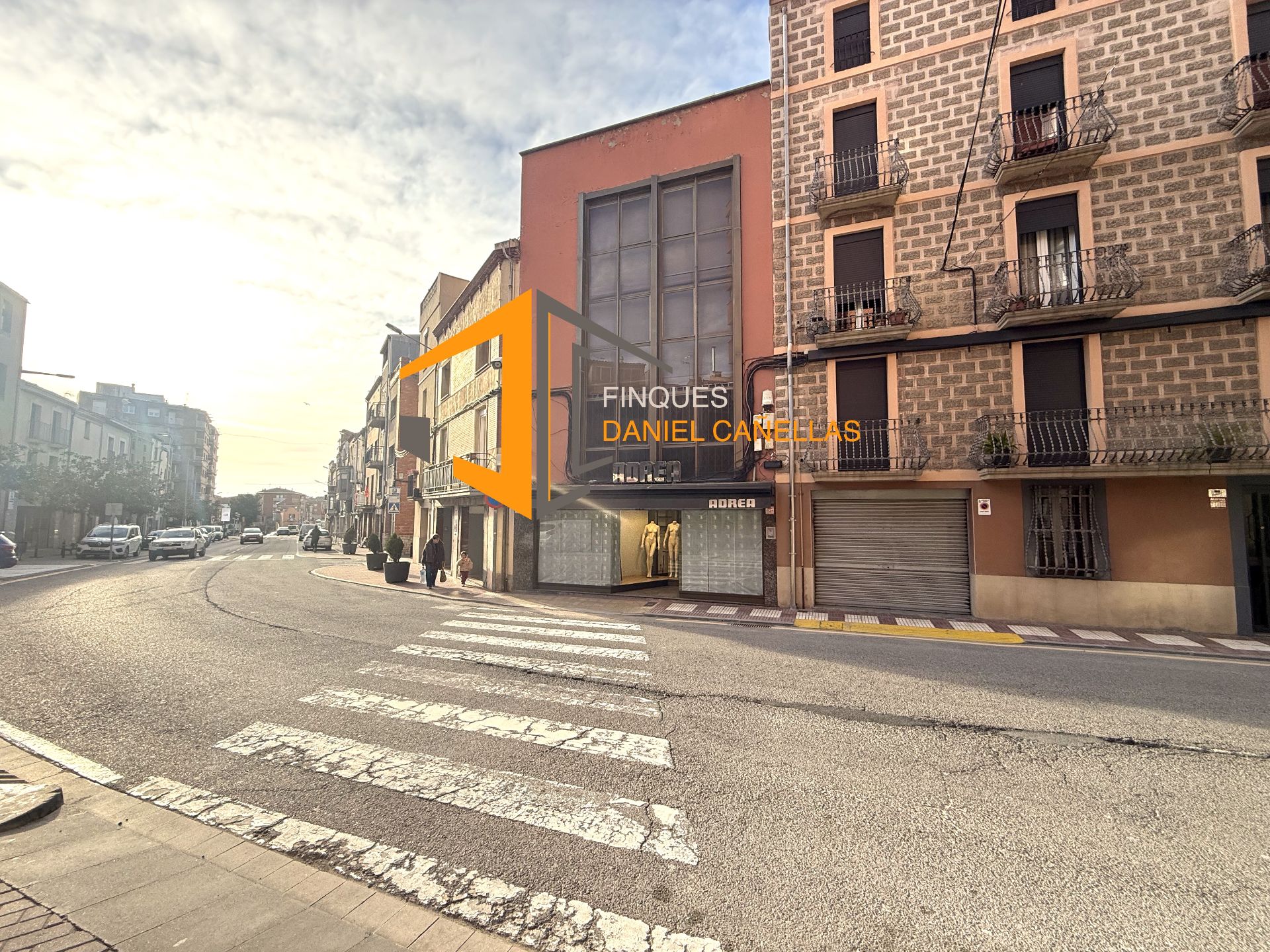 Vista exterior de Local en venta en Cervera con Aire acondicionado, Calefacción y Parquet