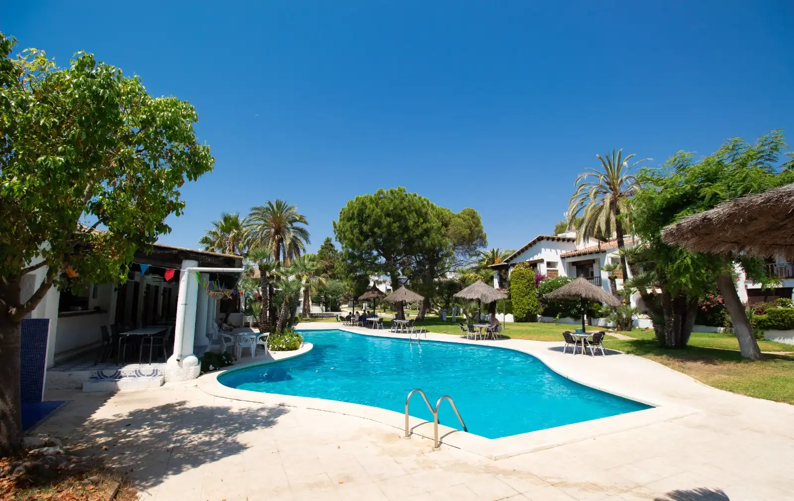 Piscina de Casa o xalet en venda en Calafell amb Aire condicionat, Calefacció i Jardí privat