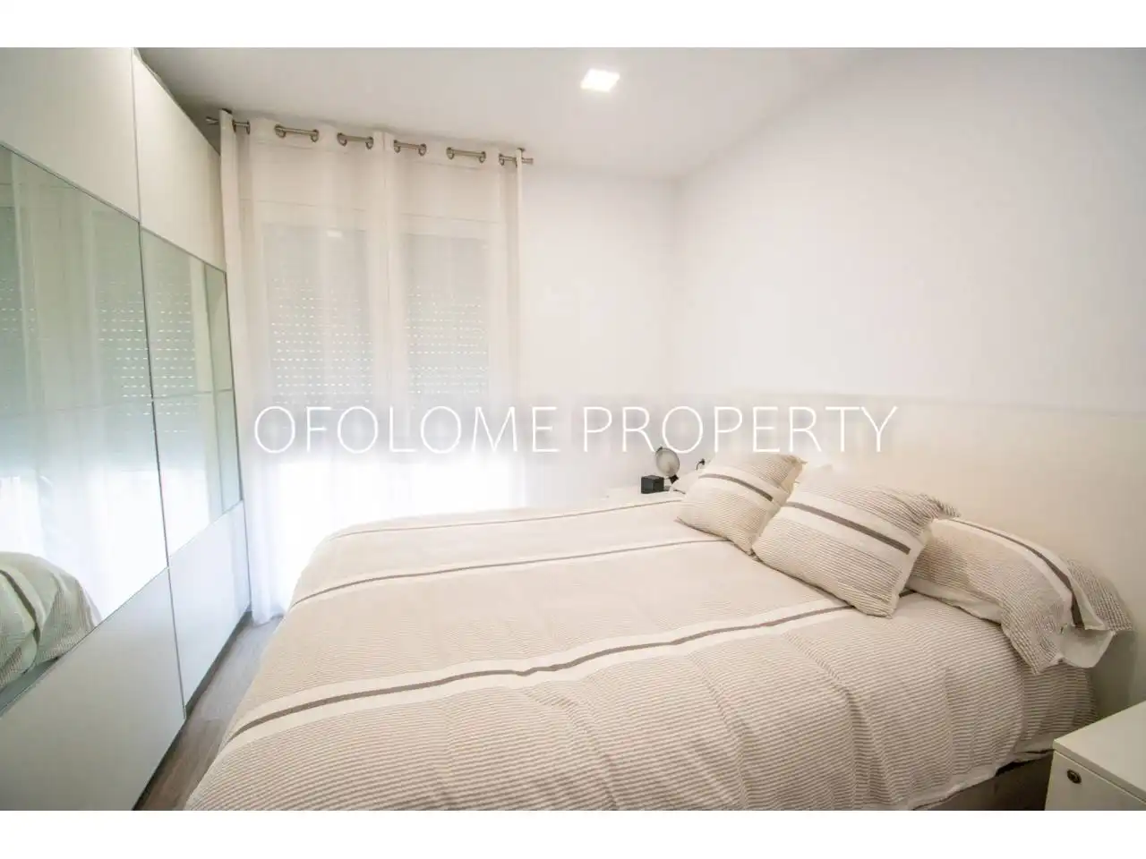 Habitación de Edificio en venta en Sabadell