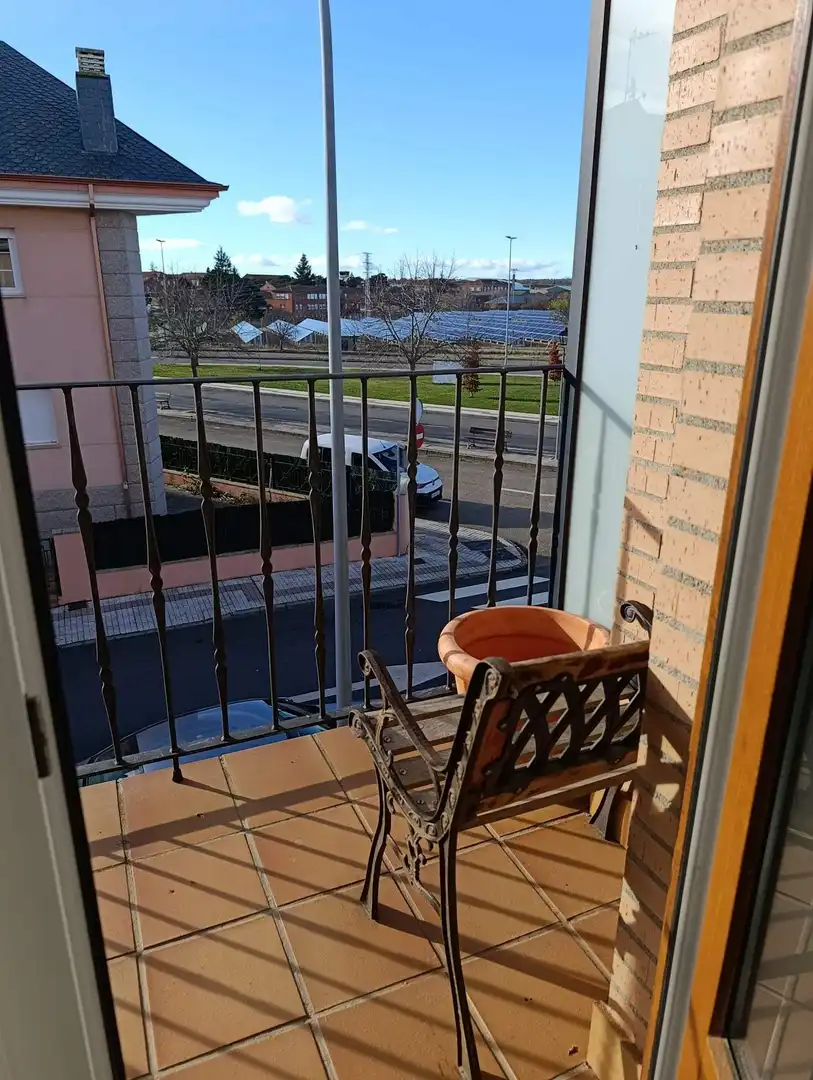 Terraza de Casa adosada en venta en Valverde de la Virgen con Jardín privado, Terraza y Balcón