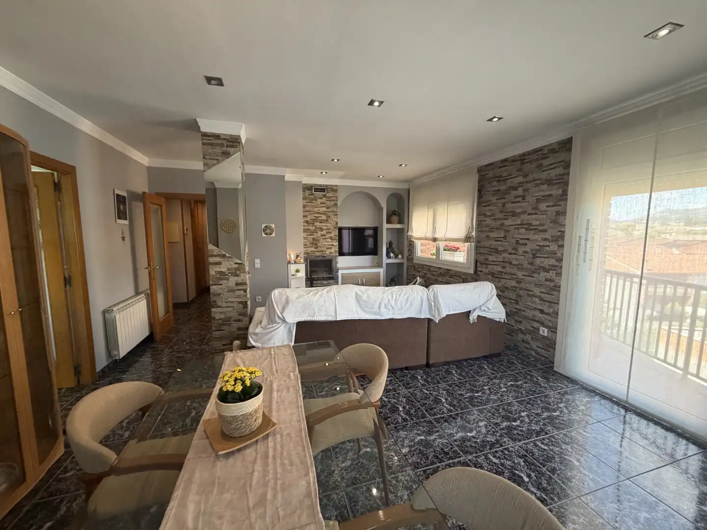 Living room of Flat for sale in Manlleu  with Heating, Terrace and Storage room