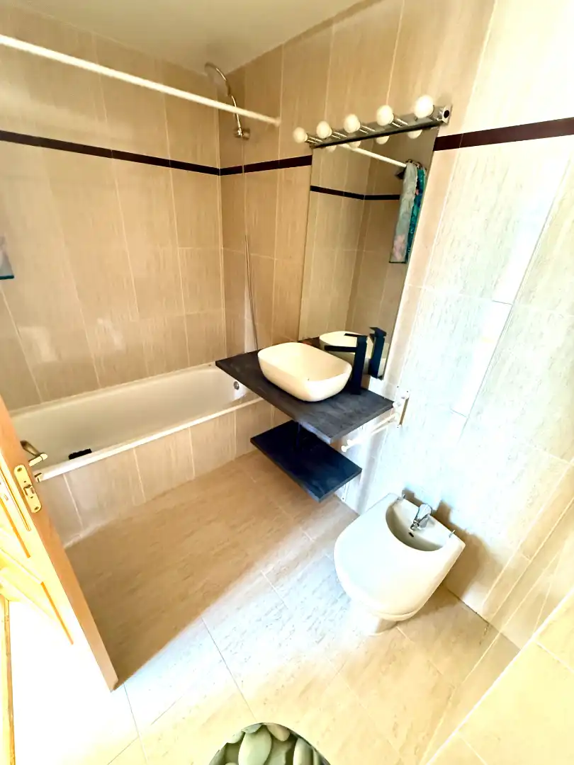 Badezimmer von Dachboden zur Miete in Guadalajara mit Klimaanlage, Heizung und Terrasse