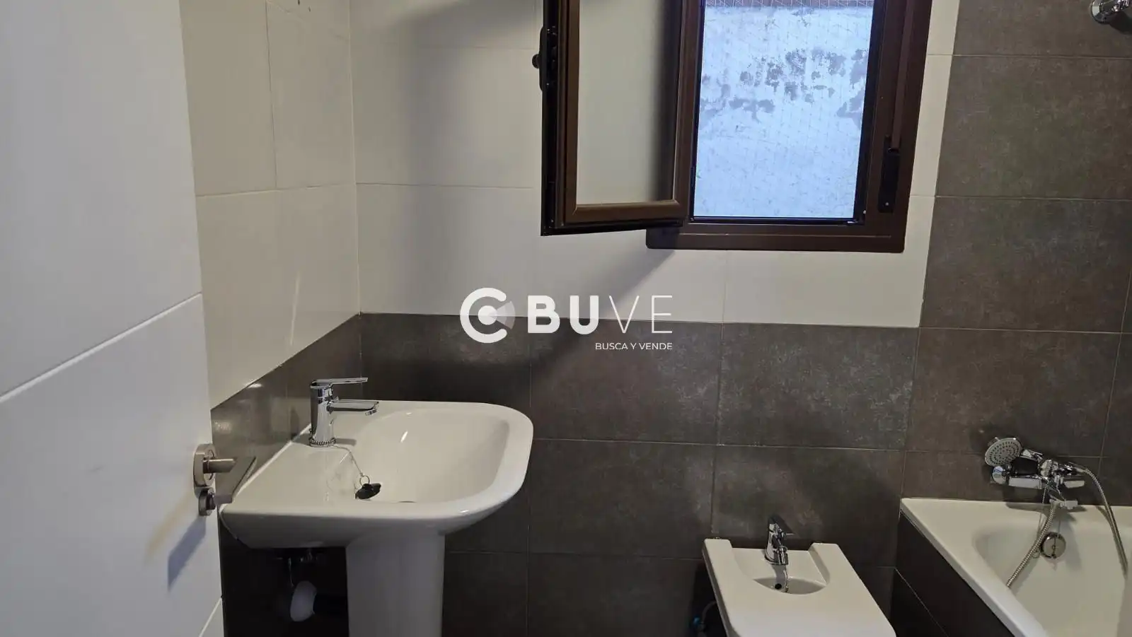Bathroom of Flat for sale in Cebolla  with Heating and Storage room