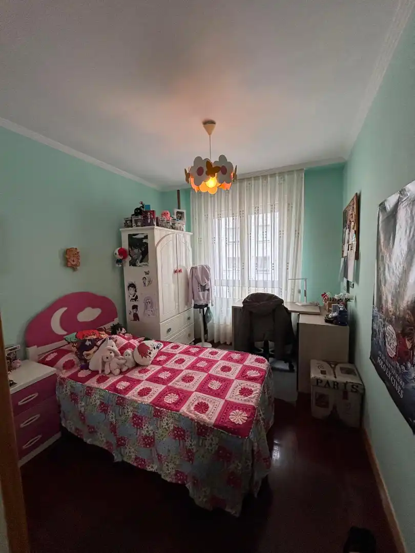 Habitación de Piso en venta en Oviedo  con Calefacción, Parquet y Trastero