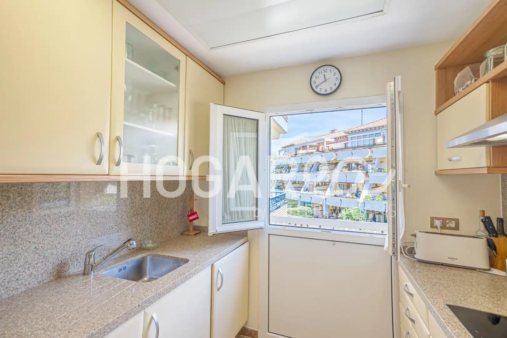 Cuina de Àtic en venda en Mijas amb Aire condicionat, Jacuzzi i Piscina comunitària