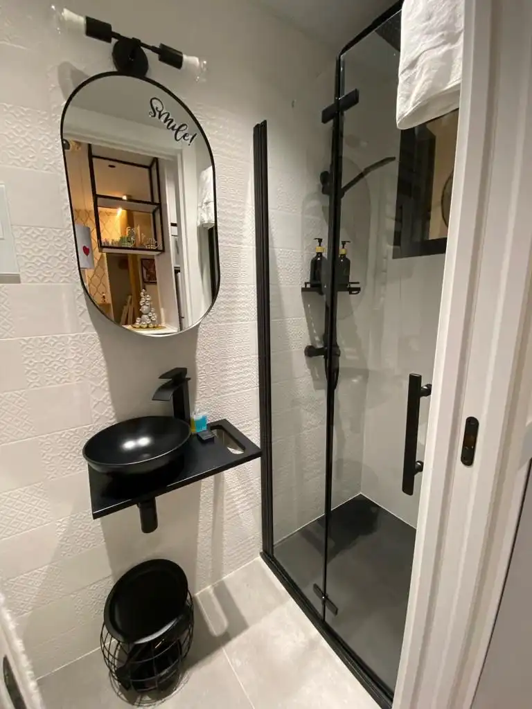Badezimmer von Wohnung zur Miete in Madrid mit Klimaanlage, Heizung und Möbliert