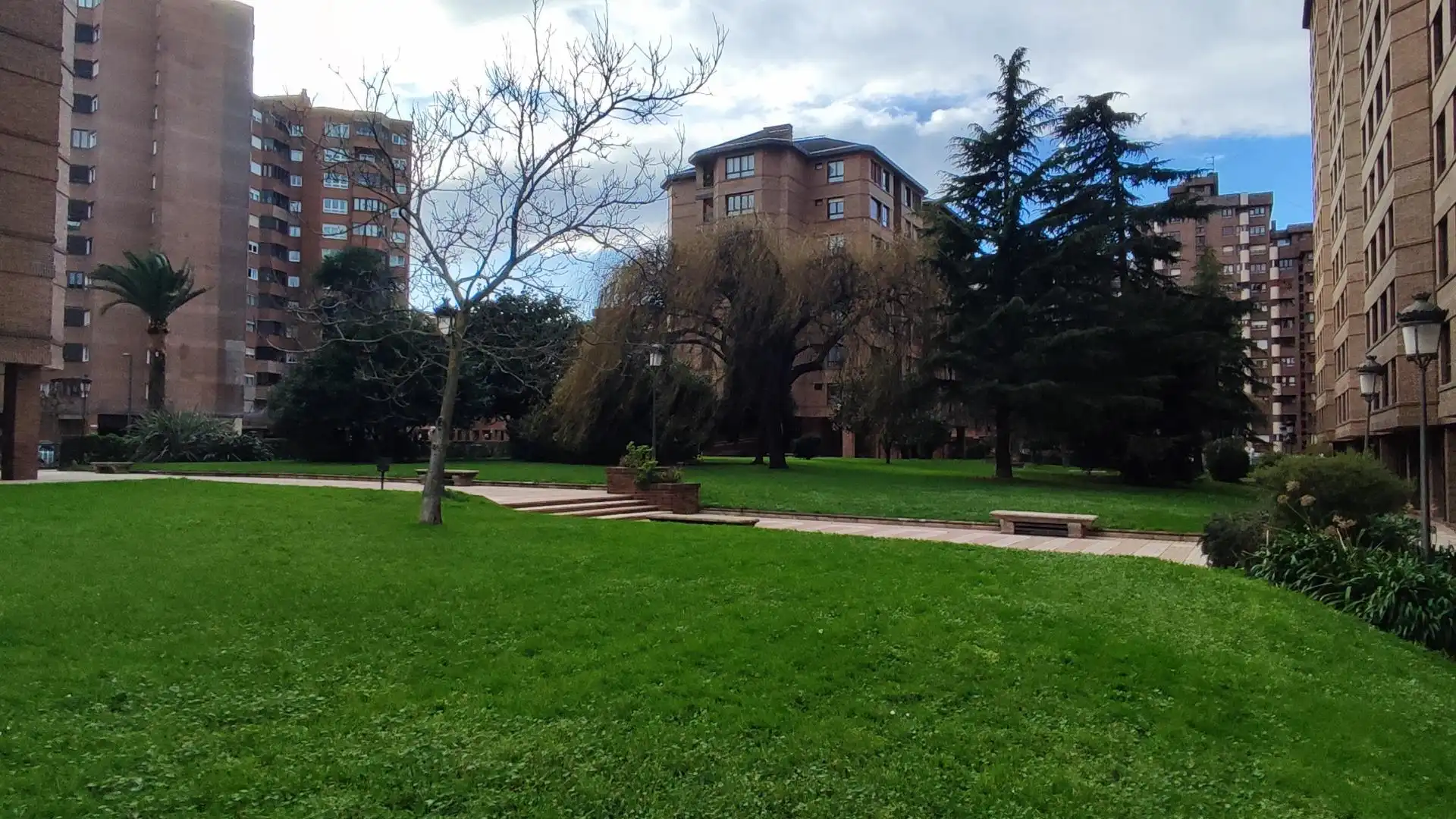 Jardí de Pis en venda en Gijón  amb Calefacció, Jardí privat i Terrassa