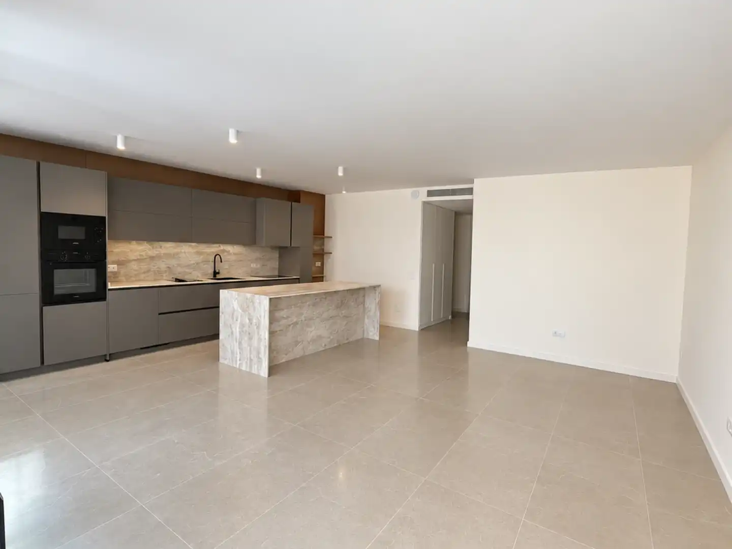 Appartamento con ascensore in affitto a Centro, imagen 2