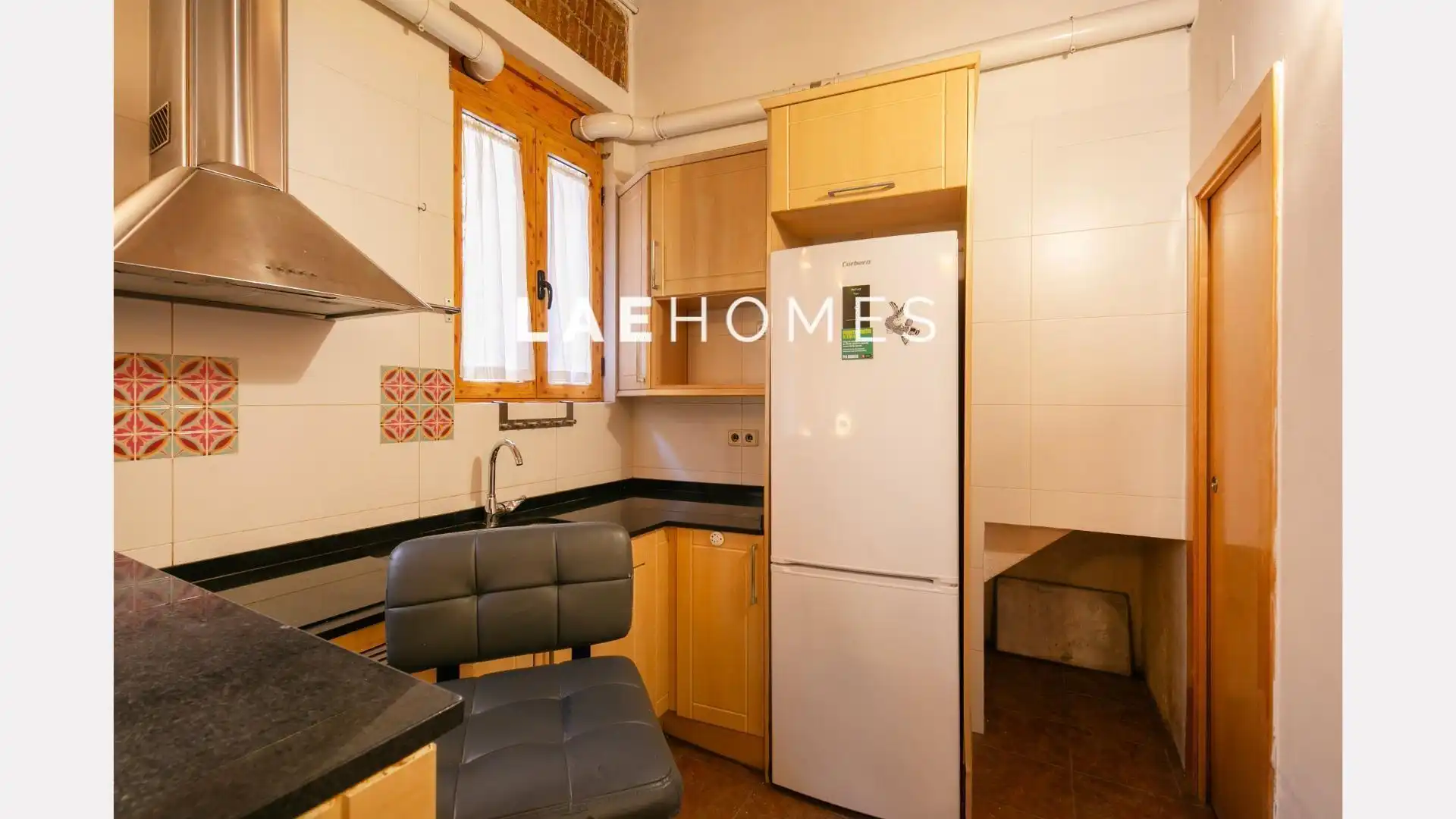 Küche von Erdgeschoss zum Verkauf in Barcelona