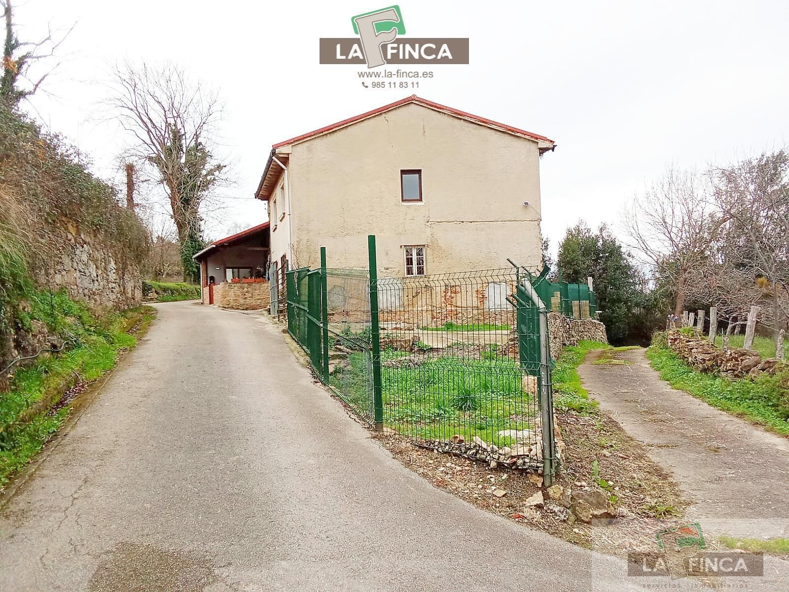 Vista exterior de Casa adosada en venda en Siero