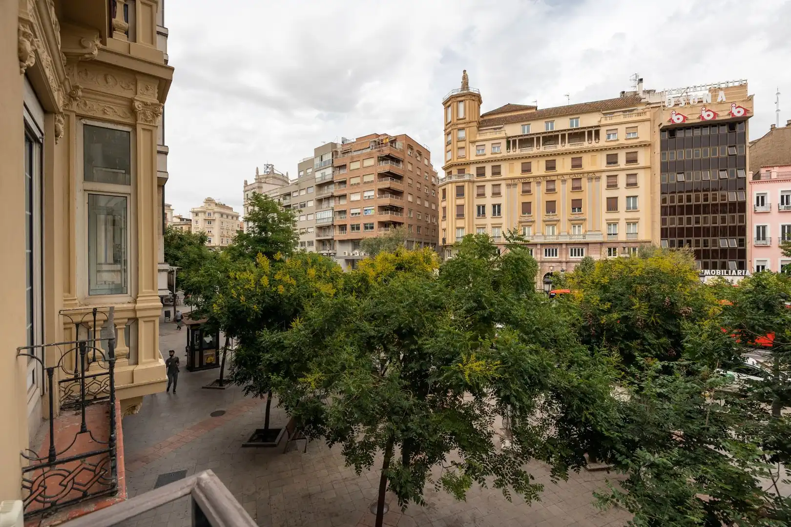 Vista exterior de Apartamento de alquiler en Granada con Aire acondicionado, Calefacción y Lavadora
