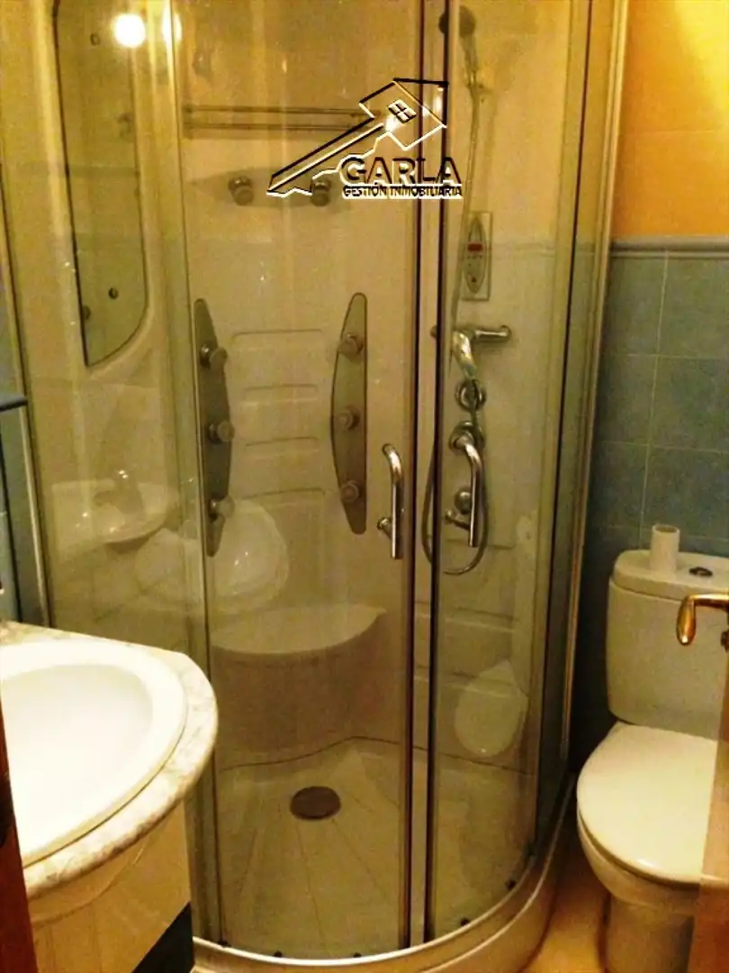 Baño de Piso en venta en Salamanca con Calefacción, Terraza y Amueblado