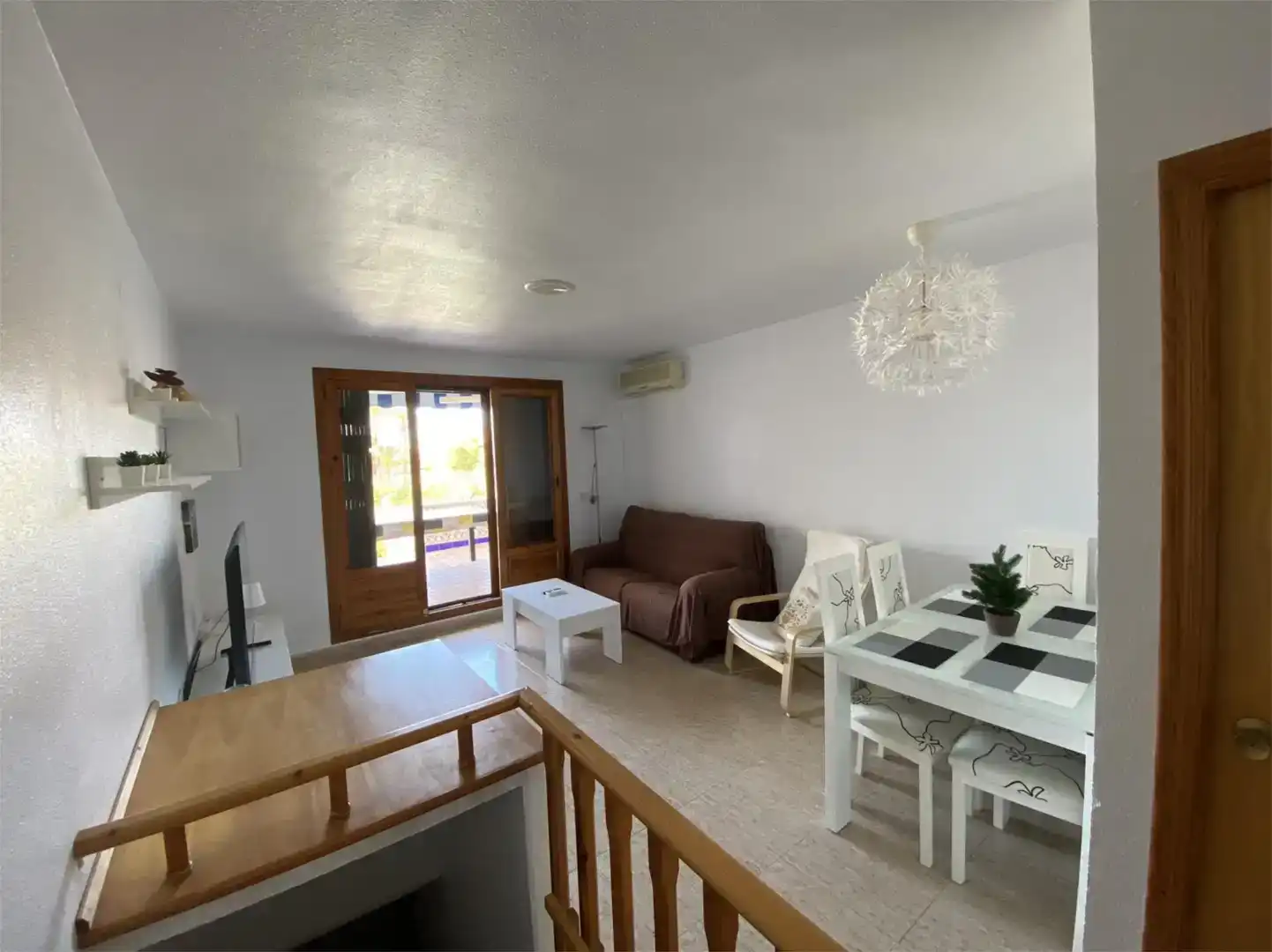 Sala d'estar de Dúplex de lloguer en Mazarrón amb Aire condicionat, Moblat i Forn