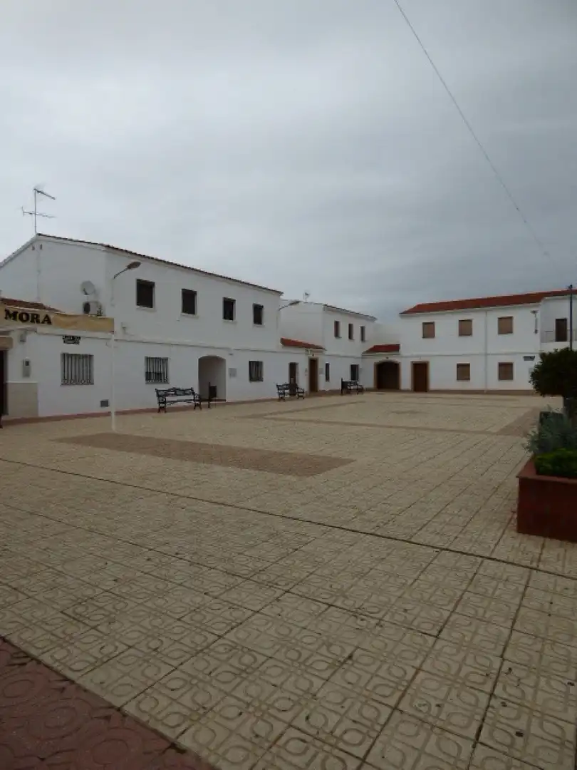 Vista exterior de Local en venda en Badajoz amb Aire condicionat