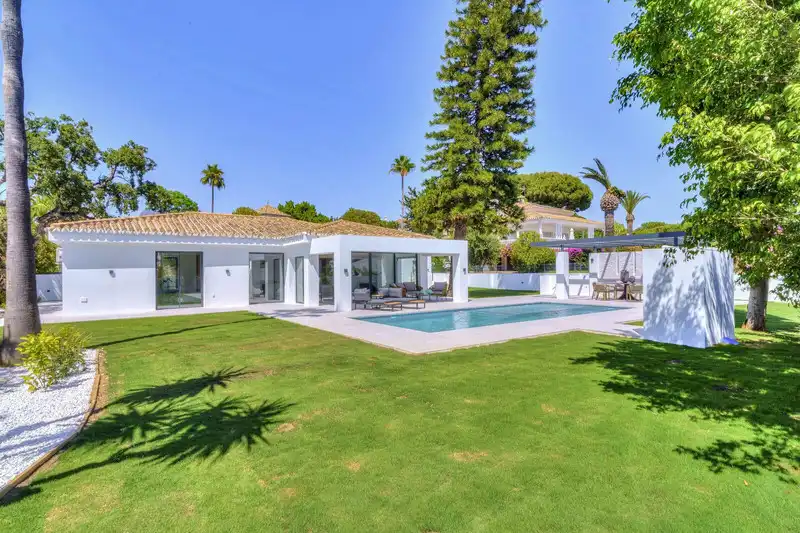 Casa con terraza en venta en Elviria - Cabopino