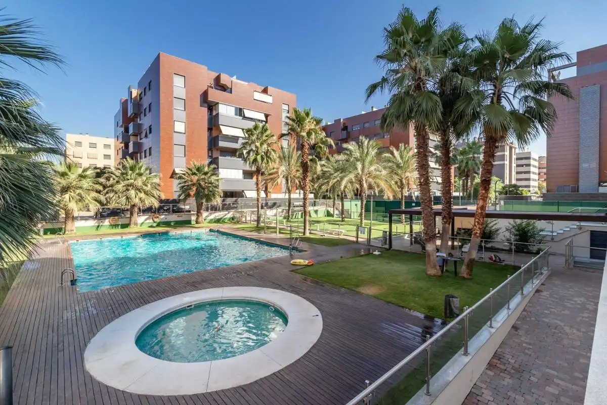 Exterior view of Flat for sale in Granada  with Air Conditioner, Heating and Jacuzzi