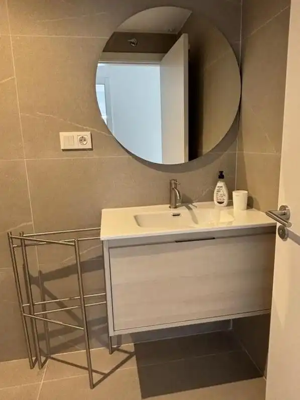 Badezimmer von Dachboden zur Miete in Ortigueira mit Privatgarten, Abstellraum und Möbliert