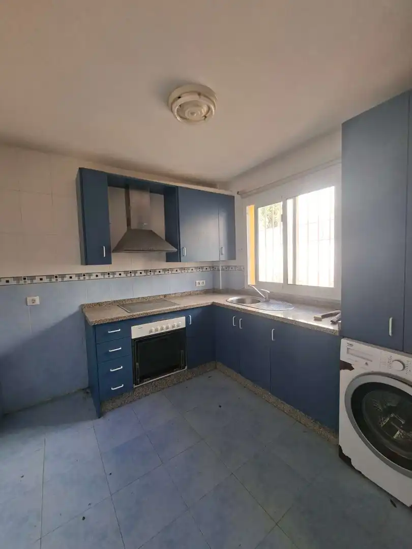 Cuina de Casa adosada en venda en Benalmádena amb Aire condicionat, Terrassa i Traster