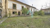 Vista exterior de Casa adosada en venda en Lena amb Jardí privat, Parquet i Terrassa