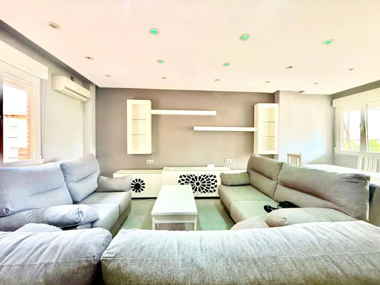 Living room of Flat for rent in Toledo  with Air Conditioner, Heating and Terrace