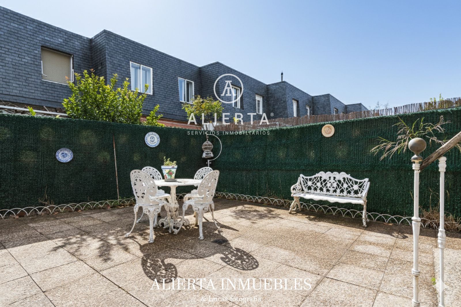 Vista exterior de Casa o xalet en venda en  Zaragoza Capital amb Calefacció i Traster