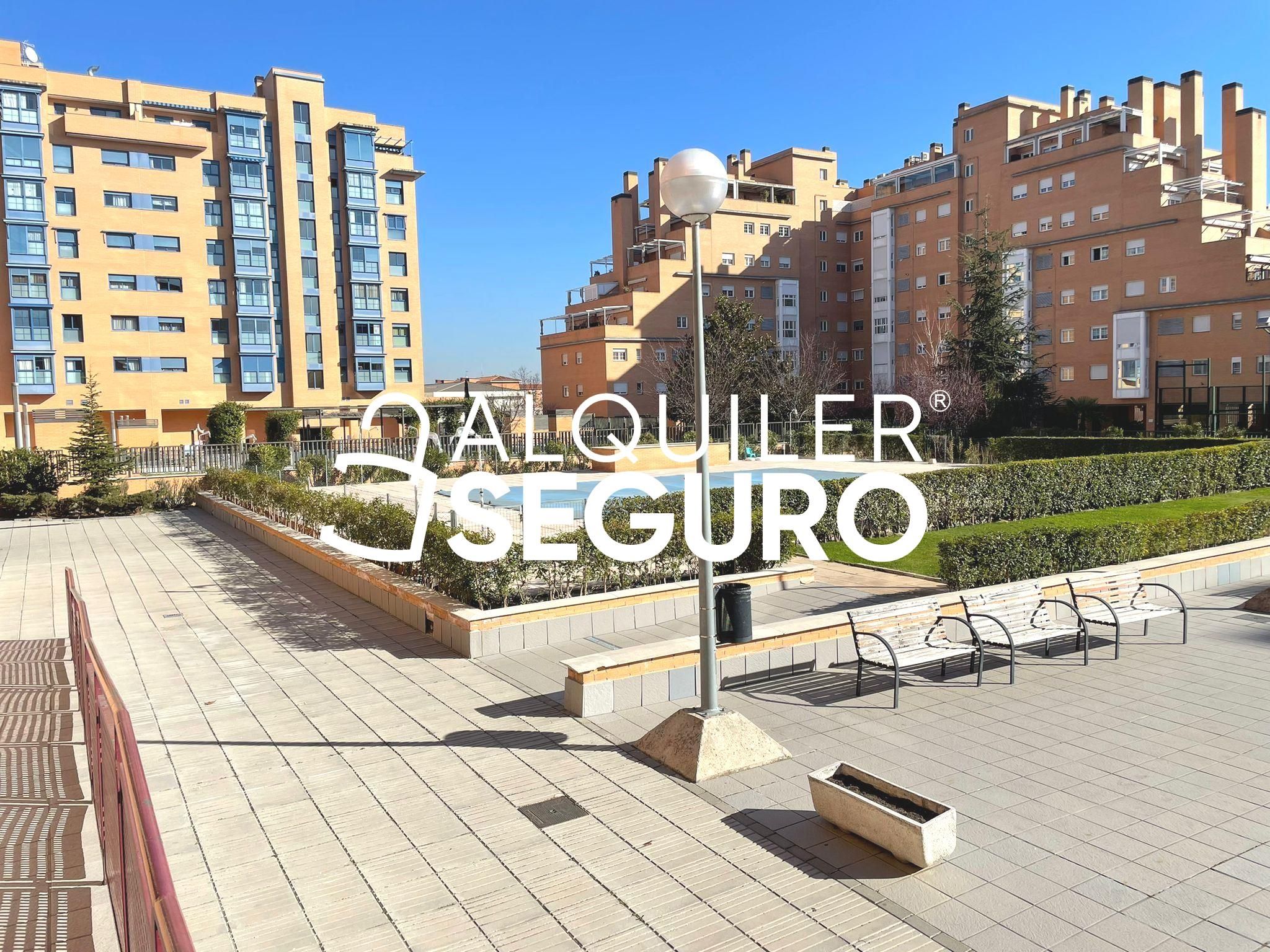 Terrace of Flat to rent in  Madrid Capital  with Air Conditioner, Heating and Storage room
