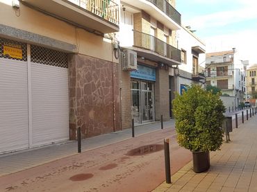 Local comercial en alquiler en Joan Burniol 6