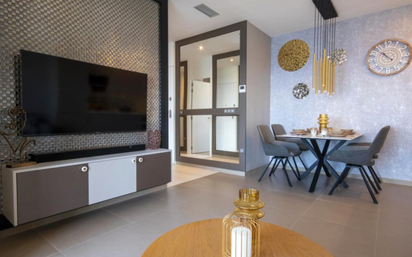 Sala d'estar de Apartament de lloguer en Benidorm amb Aire condicionat i Balcó