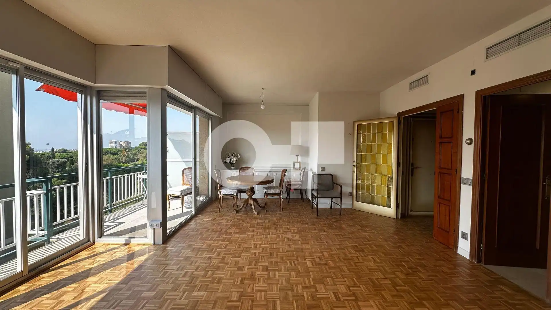 Wohnzimmer von Wohnung zur Miete in Barcelona mit Parkett, Terrasse und Alarm