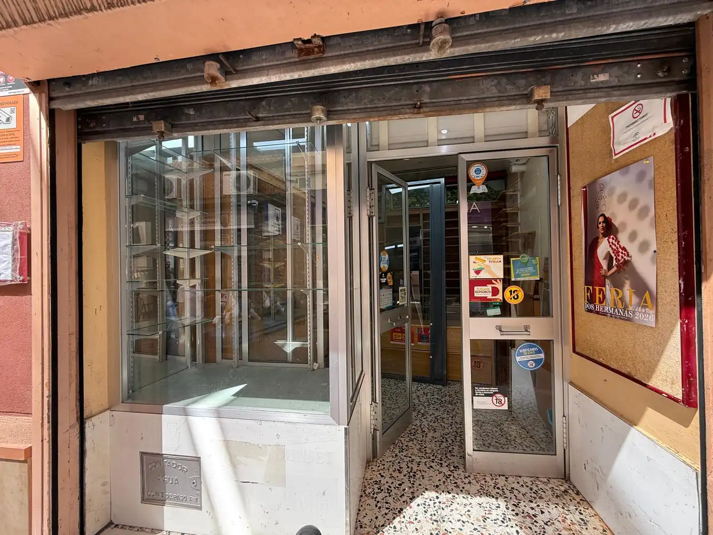 Local de lloguer en Dos Hermanas amb Aire condicionat i Alarma