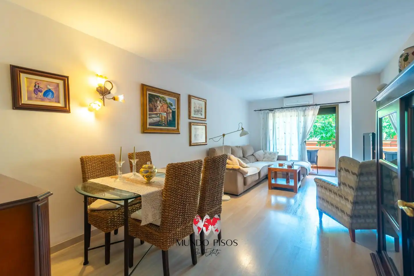 Living room of Flat for sale in  Palma de Mallorca  with Air Conditioner, Heating and Parquet flooring