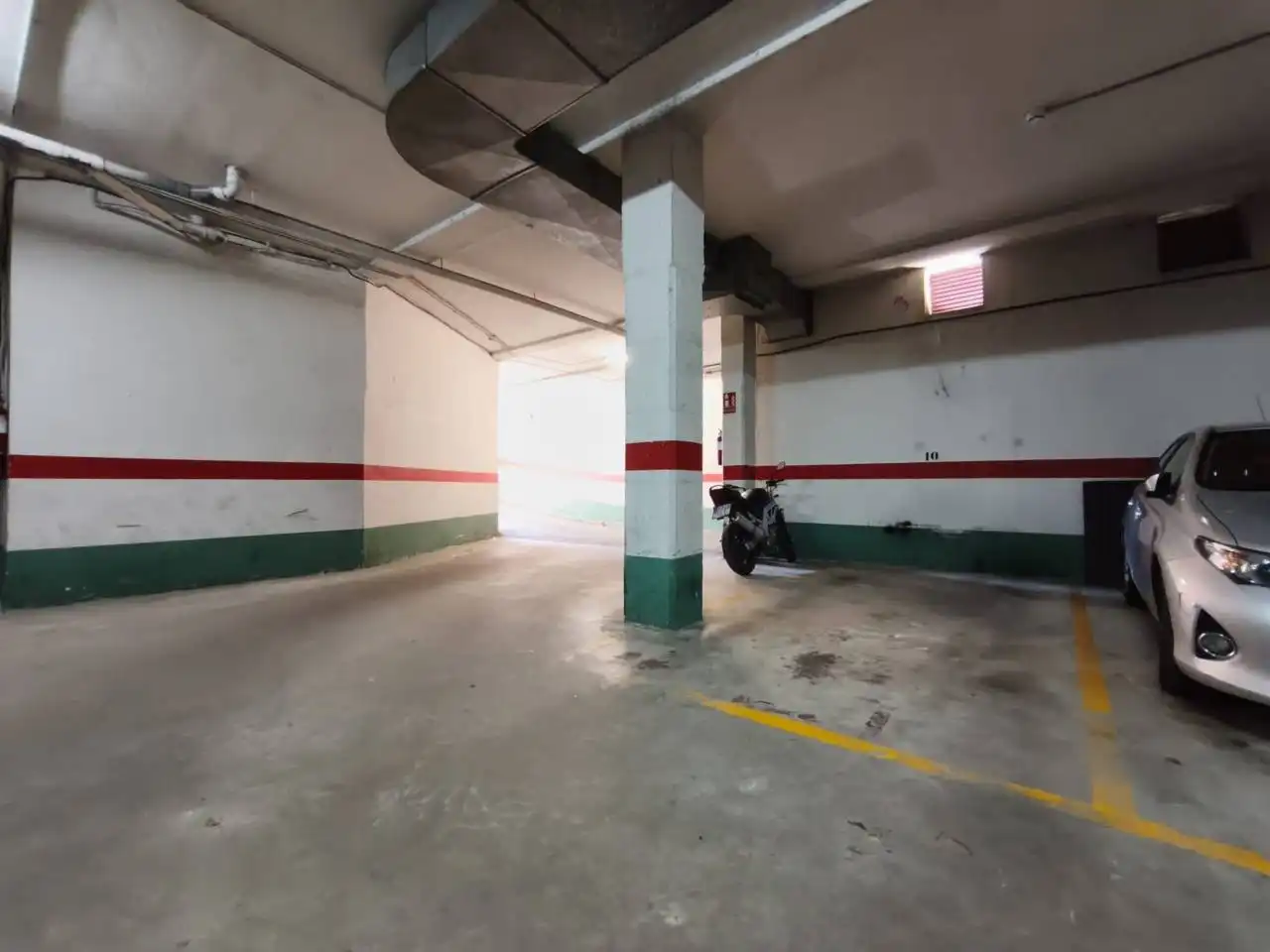 Parkplatz von Garage zum Verkauf in Burgos