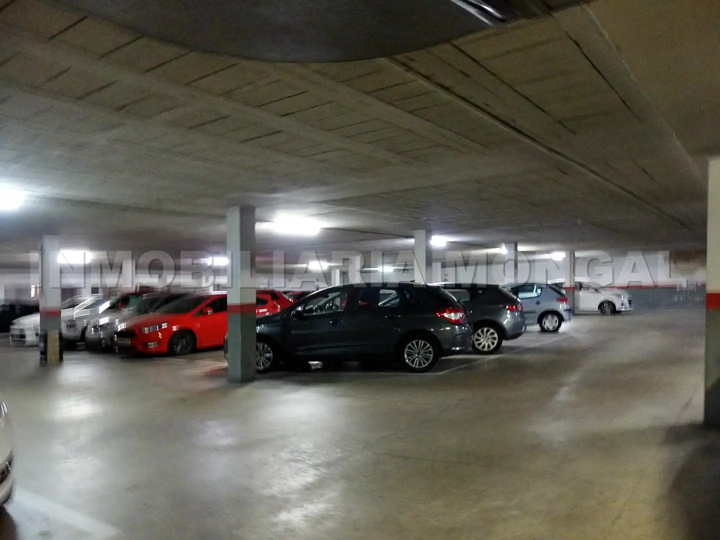Aparcament de Garatge en venda en Sant Boi de Llobregat