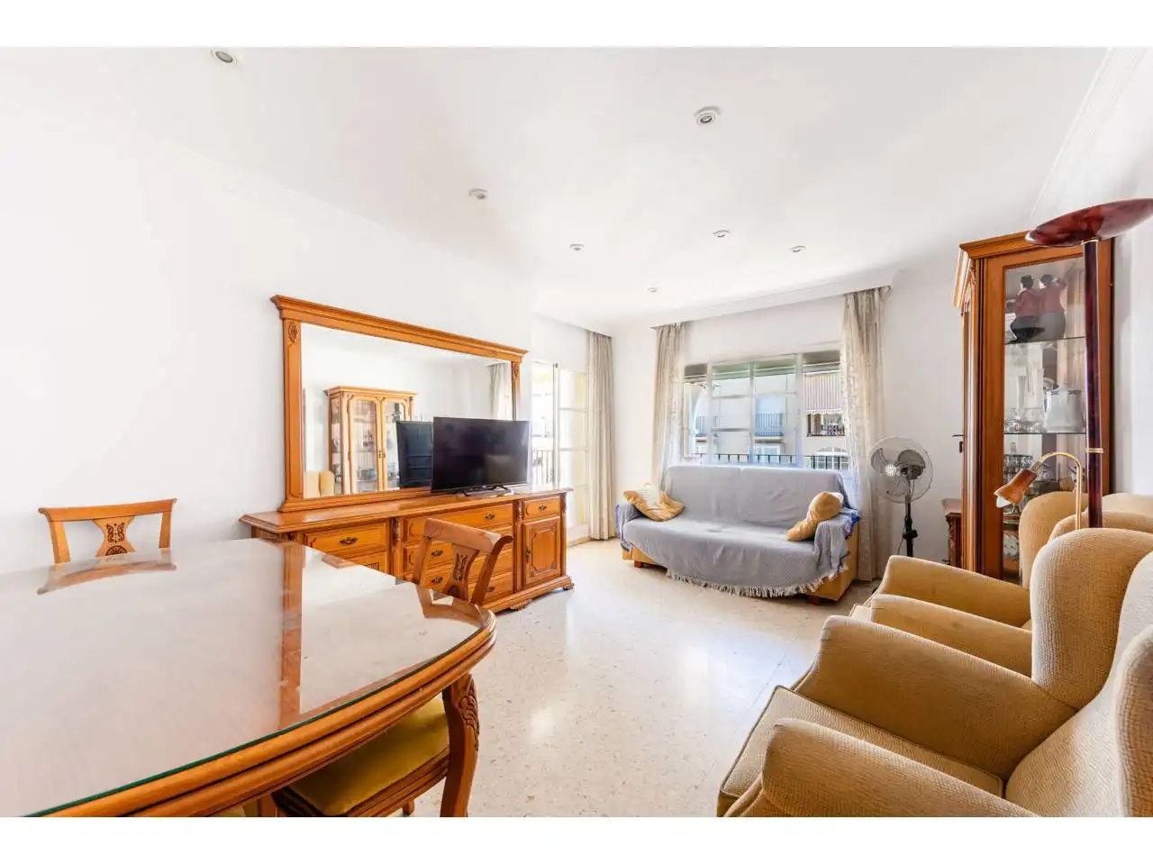 Piso con piscina en venta en Torre del Mar, imagen 2