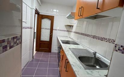 Kitchen of Flat for sale in  Madrid Capital  with Heating, Balcony and Alarm